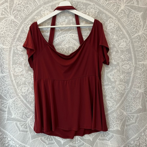 MAROON RED TOP TIE STRAP ROUCHED CLEVAGE OFF COLD SHOULDER TORRID 3 3X EUC PLUS - Picture 2 of 9